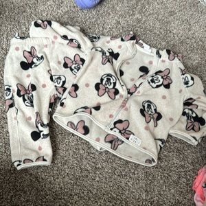 H&M Disney girls 2 piece fleece outfit 4-6months